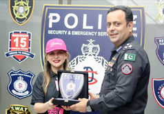DIG POLICE HOSTS LUNCH FOR LADIES FUND